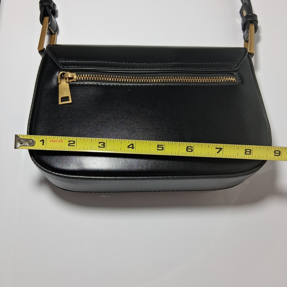 Sleek Black Shoulder Bag with Gold Accents - Picture 4 of 7
